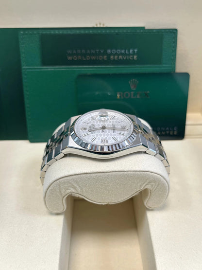 Land-Dweller 40 White Dial