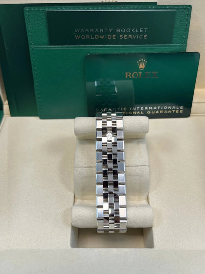 Land-Dweller 40 White Dial