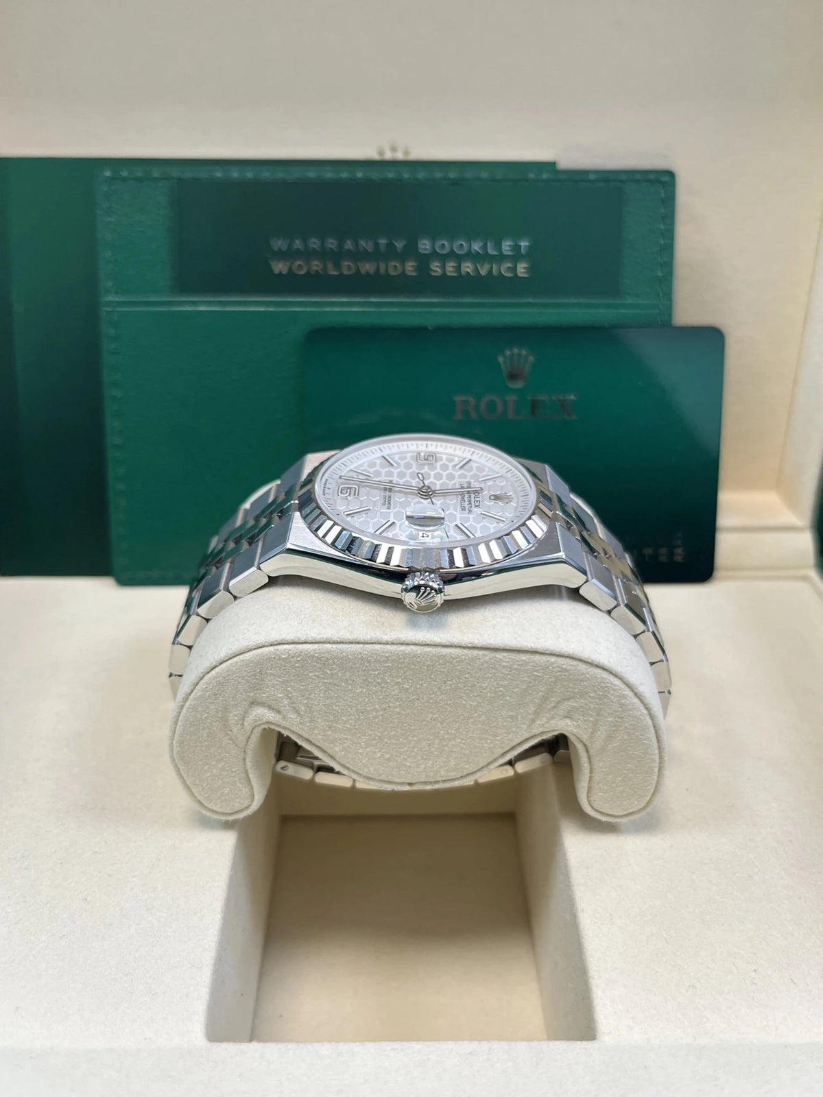 Land-Dweller 40 White Dial