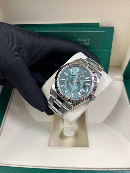 Sky-Dweller White Rolesor Green Dial 336934
