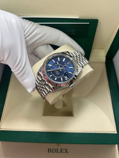 Sky-Dweller White Rolesor Blue Dial Jubilee 336934
