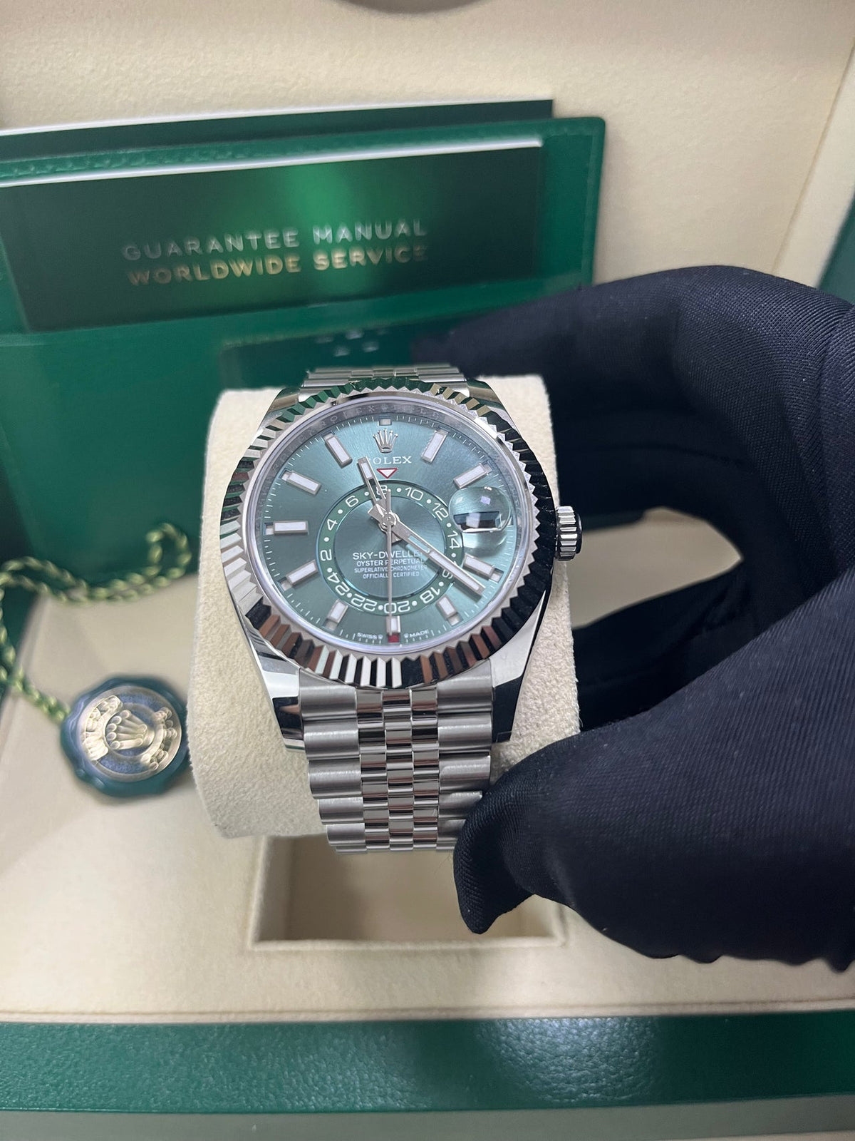Sky-Dweller White Rolesor Mint Green Dial Jubilee 336934