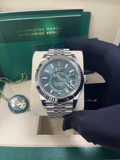 Sky-Dweller White Rolesor Mint Green Dial Jubilee 336934