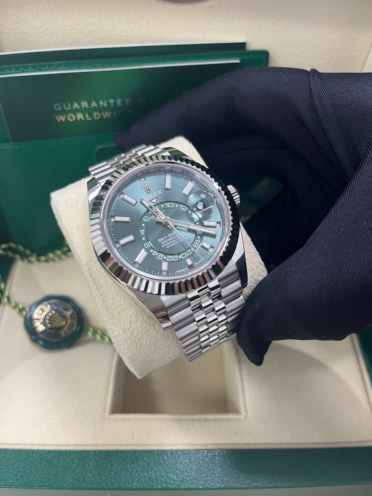 Sky-Dweller White Rolesor Mint Green Dial Jubilee 336934
