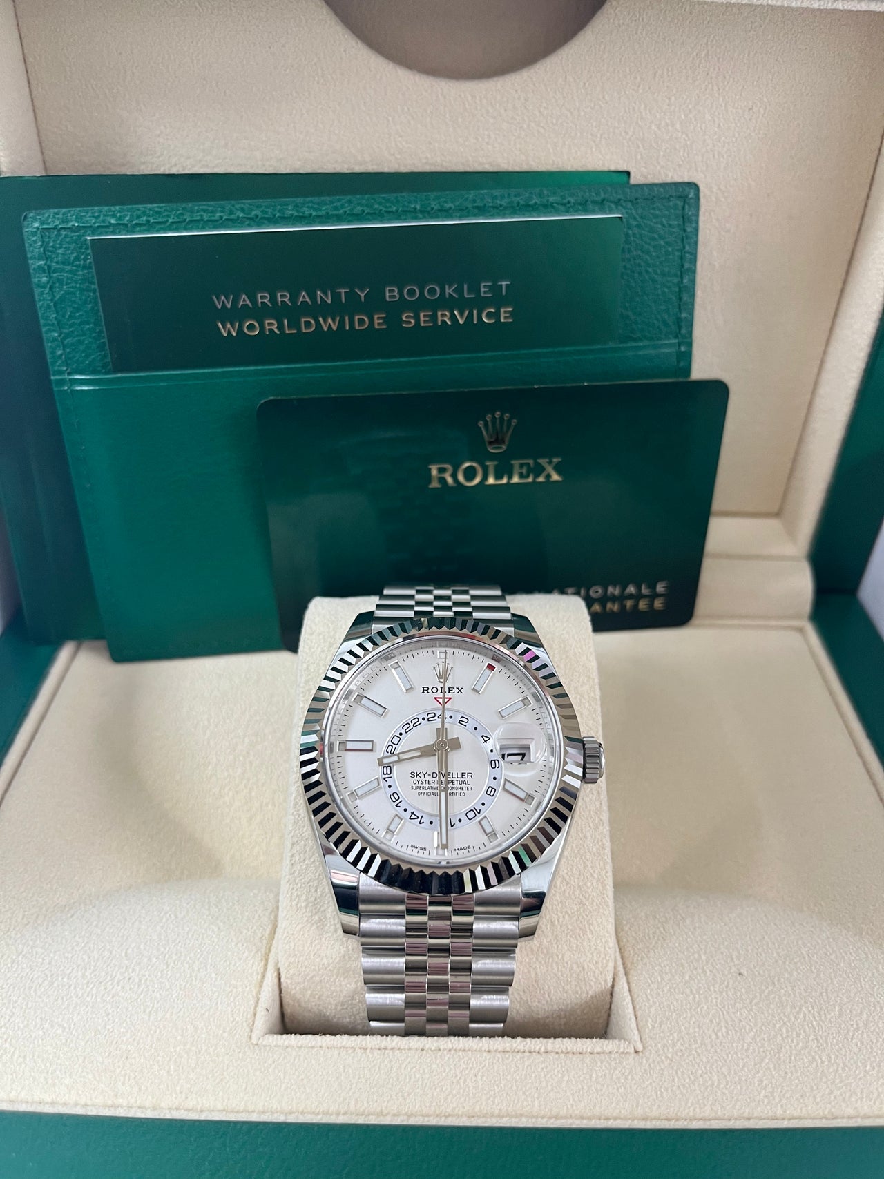 Sky-Dweller White Rolesor White Dial Jubilee 326934
