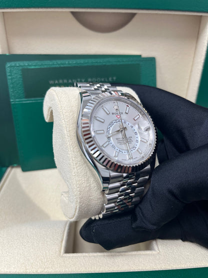 Sky-Dweller White Rolesor White Dial Jubilee 326934