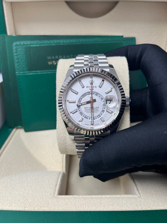 Sky-Dweller White Rolesor White Dial Jubilee 326934