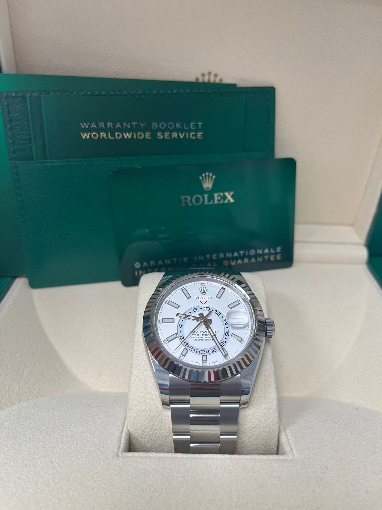 Sky-Dweller White Rolesor White Dial Oyster 326934