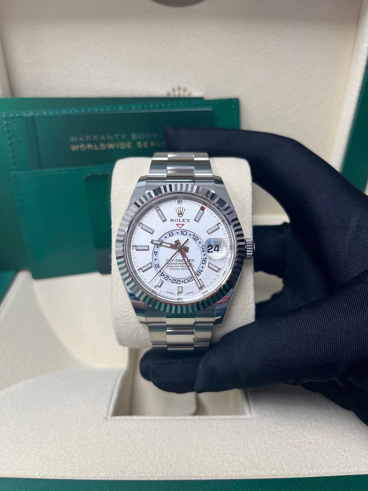 Sky-Dweller White Rolesor White Dial Oyster 326934