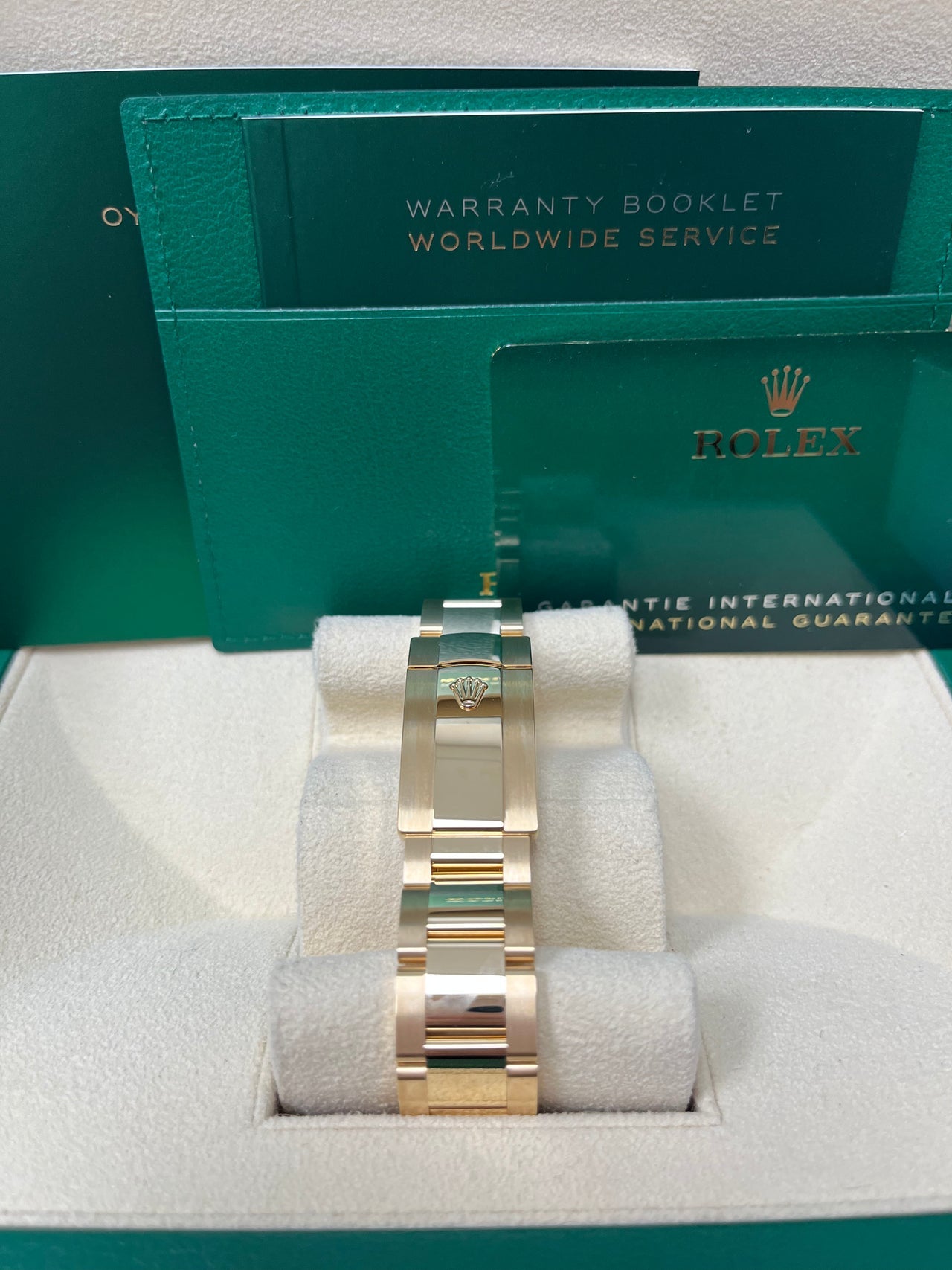 Sky-Dweller Yellow Gold White Dial Oyster