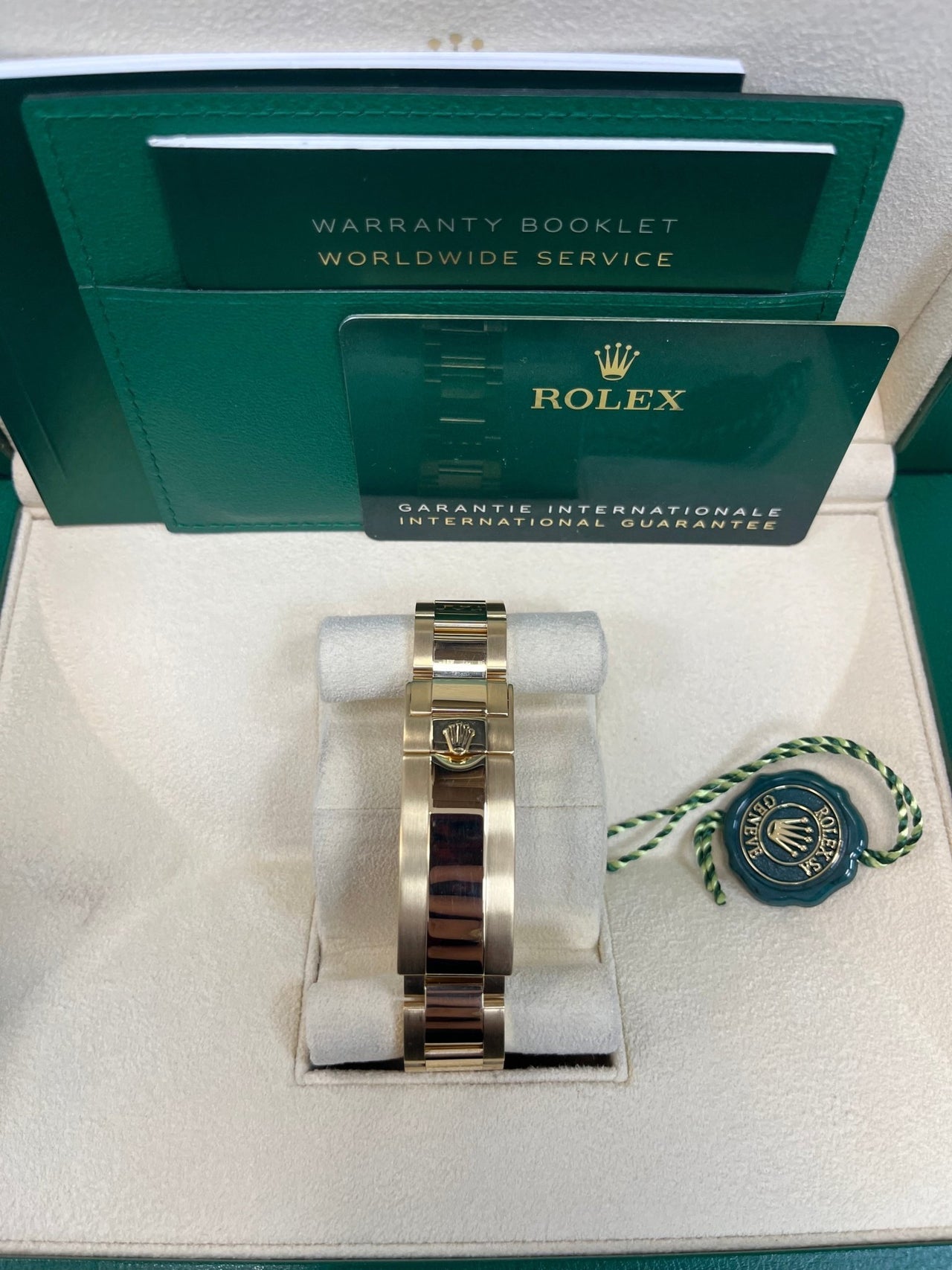 Submariner Date Yellow Gold