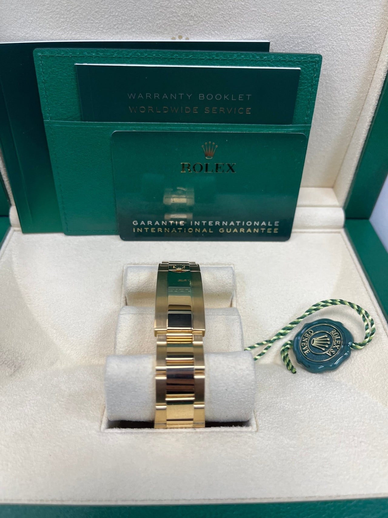 Submariner Date Yellow Gold