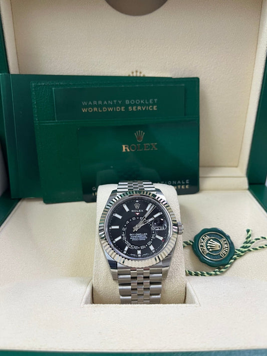 Sky-Dweller White Rolesor Black Dial Jubilee 326934