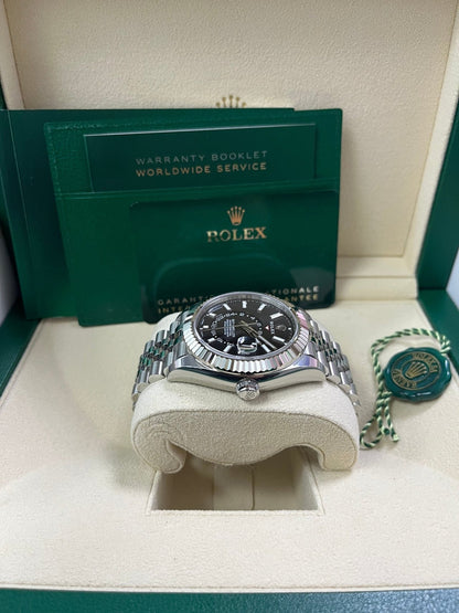 Sky-Dweller White Rolesor Black Dial Jubilee 326934