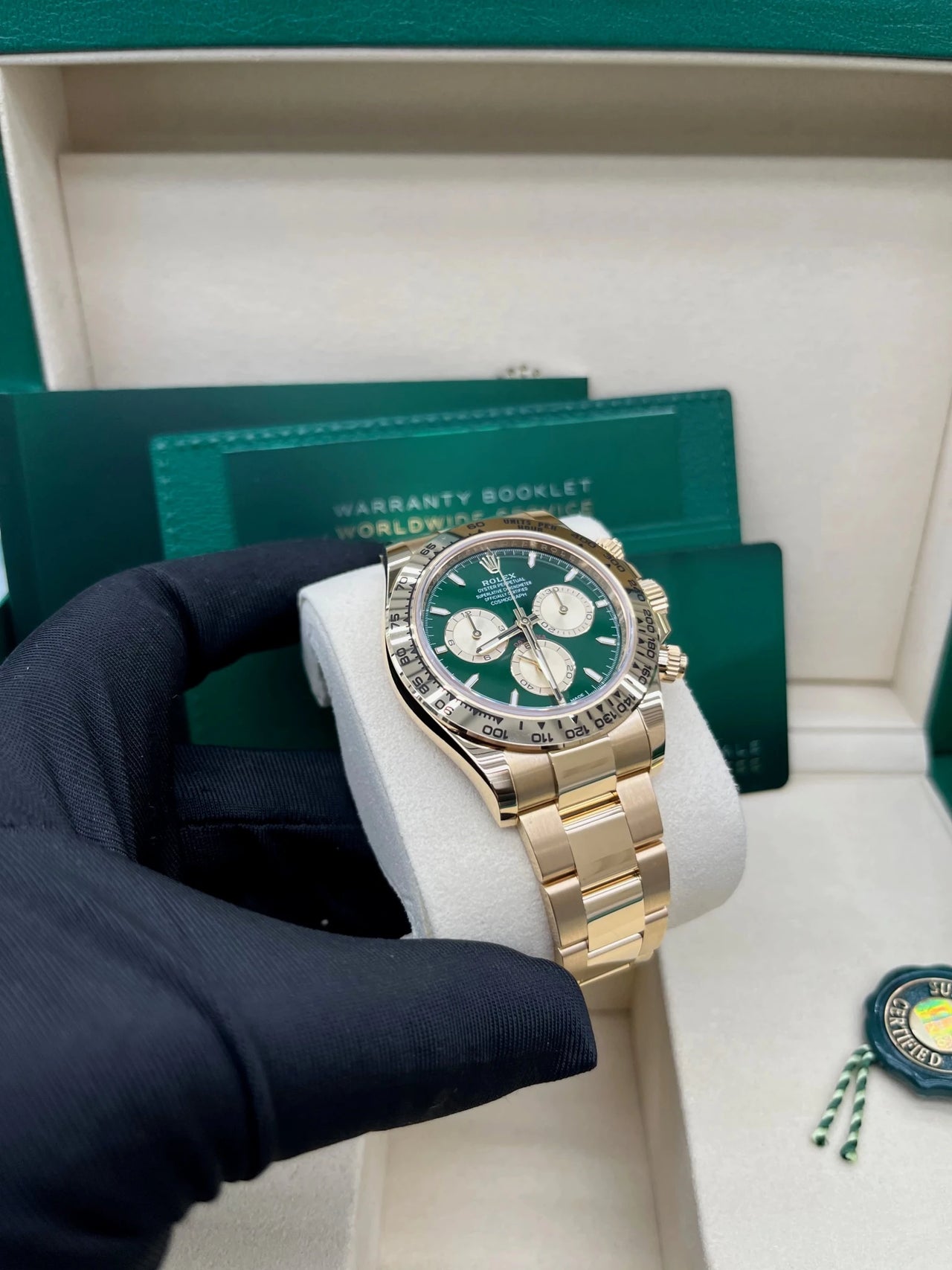 Cosmograph Daytona Green Dial Yellow Gold