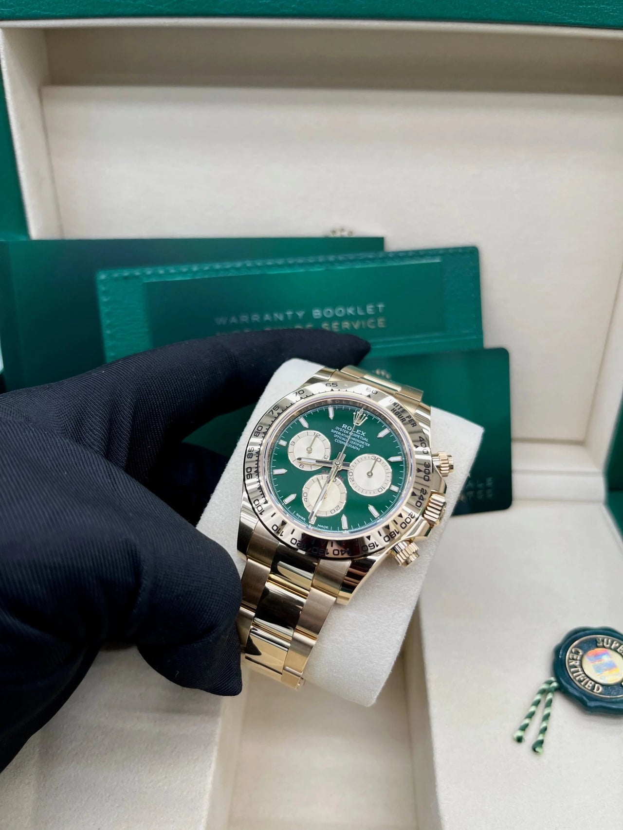 Cosmograph Daytona Green Dial Yellow Gold